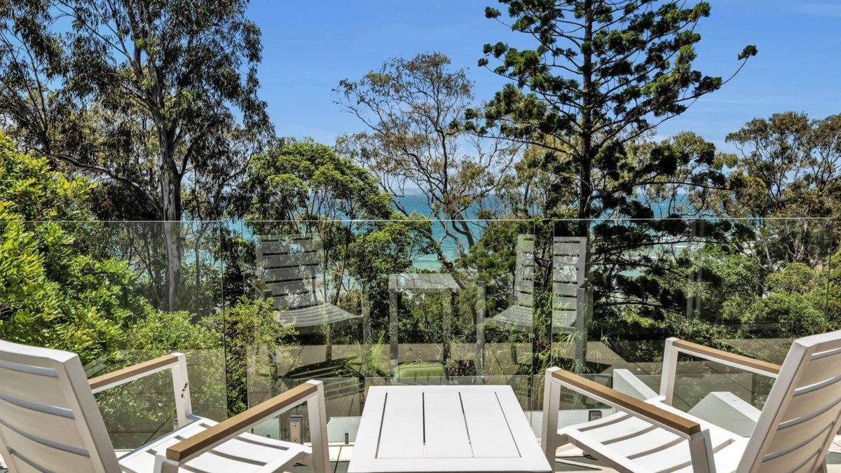 Noosa Heads Apartment | Kareka 5 - Wake up to rolling waves at Little Cove Beach