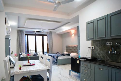 Dharampur Apartment | Kasauli Hill crest By Xaria Luxury Studio Apartment