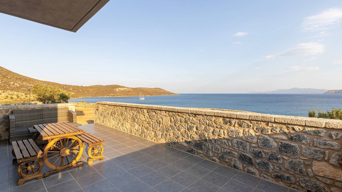 Monemvasia House | Katerinas Villa 1 - Monemvasia Beachfront Serenity