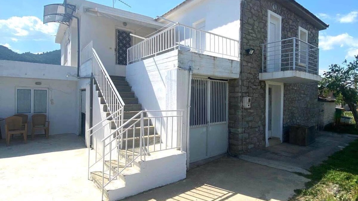 Xirokampi House | Katoikia Elia Summary