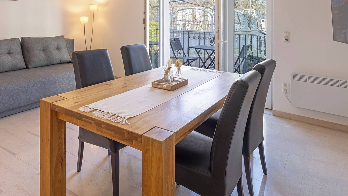 Woellstadt Apartment | Katrin's Place - Suite "Garden view" with 2 balconies and large living room