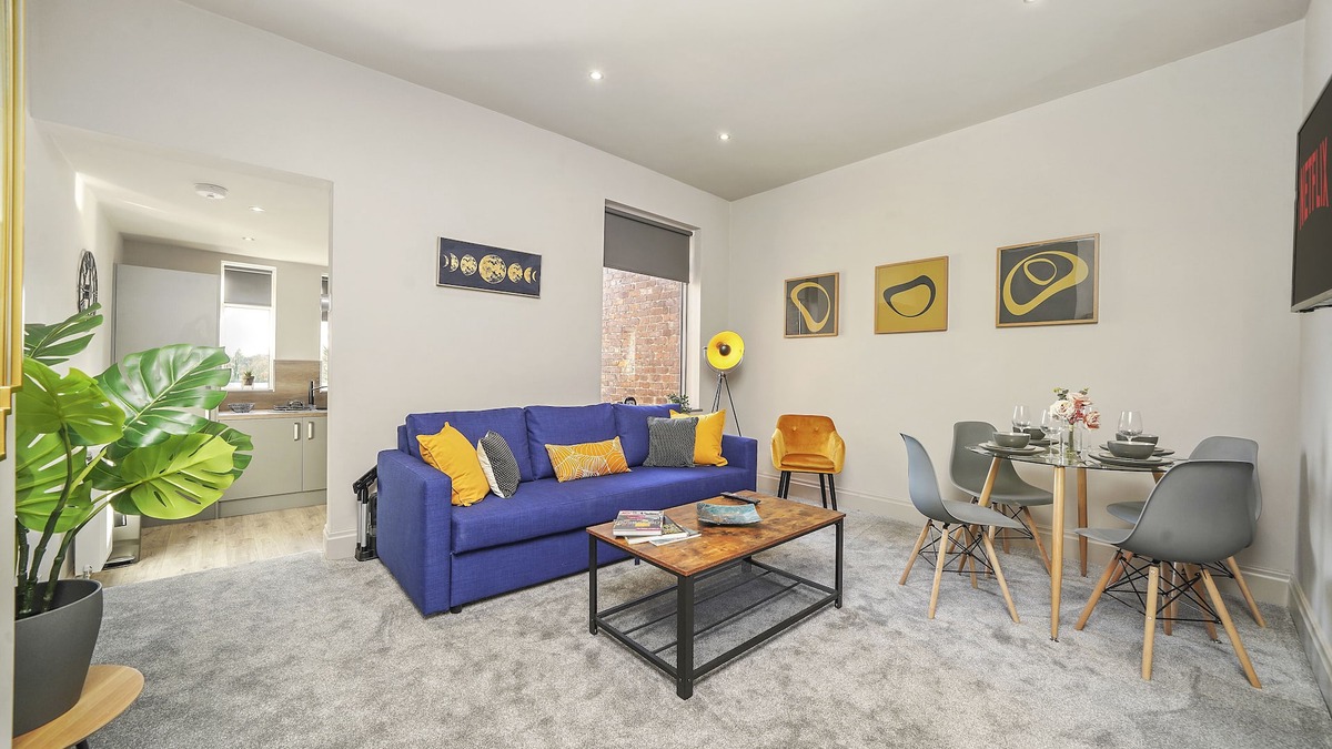 Golborne Apartment | Kauto Star Apartment by Stone Pit Apartments