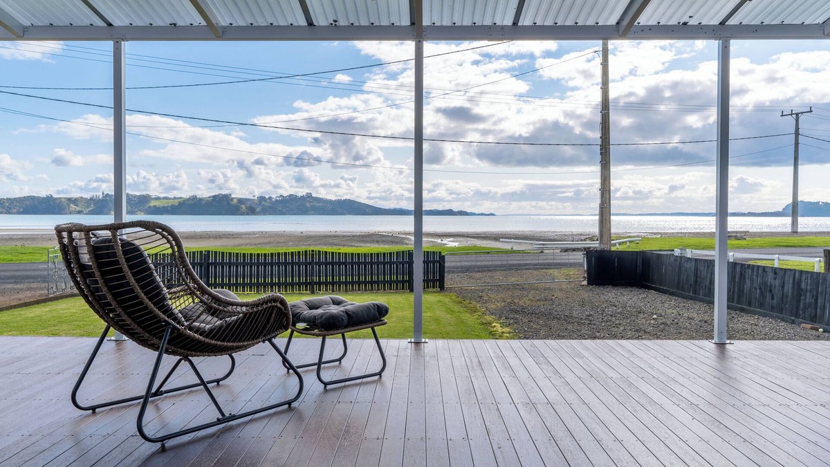 Kawakawa Bay House | Kawakawa Bay Beach Bliss - Auckland Holiday Home