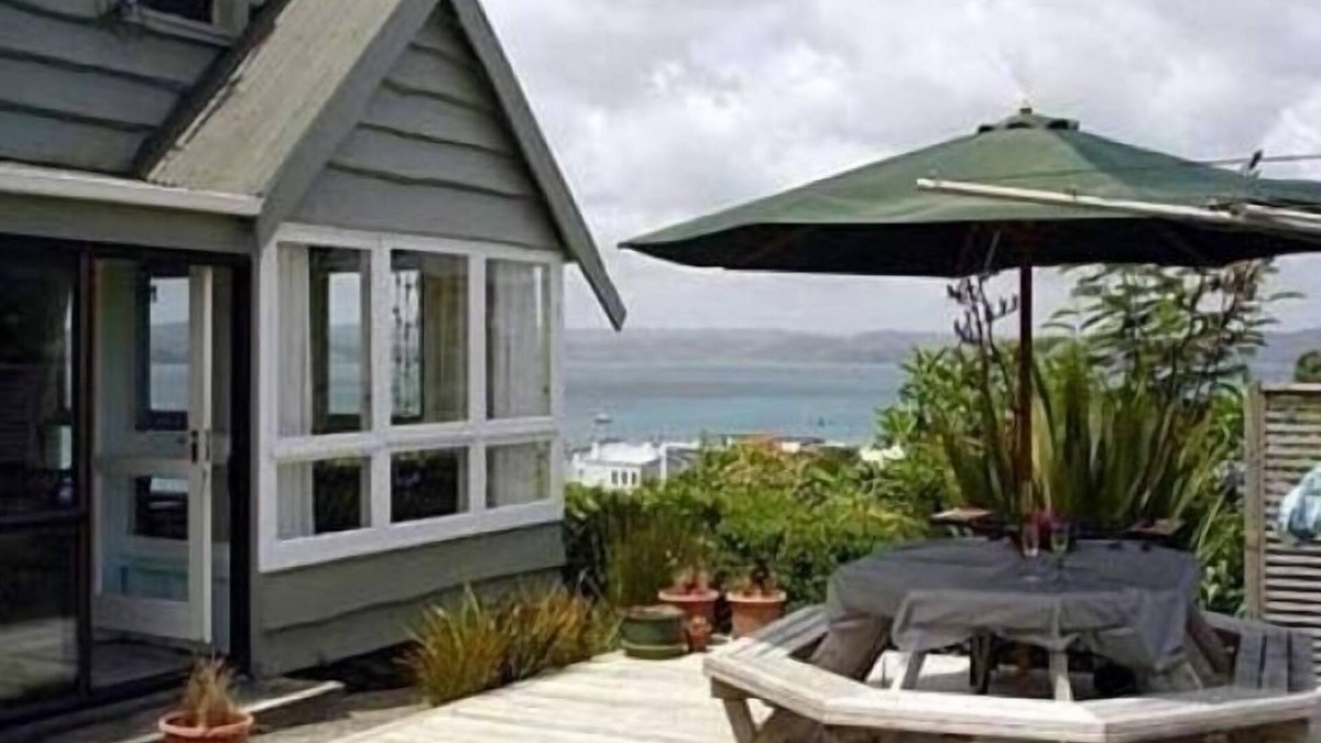 Kawhia House | Kawhia by the Sea, Overlooking Kawhia Harbour