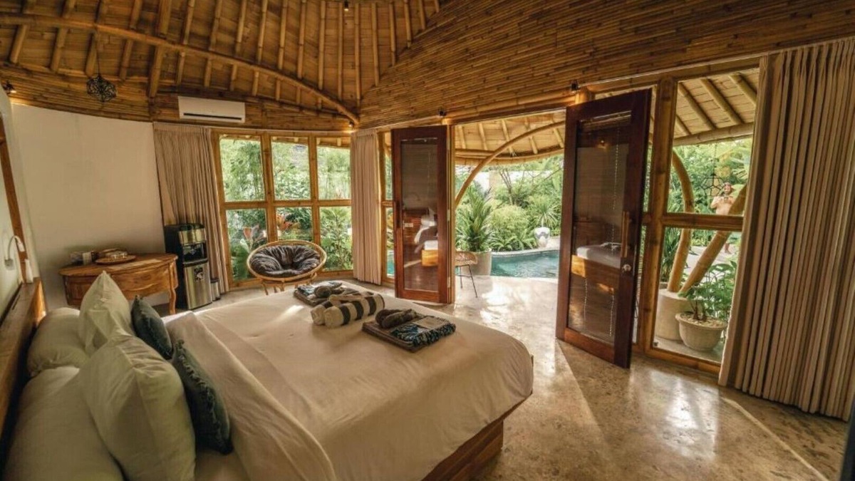 Selong Belanak Villa | Kayuma Villas