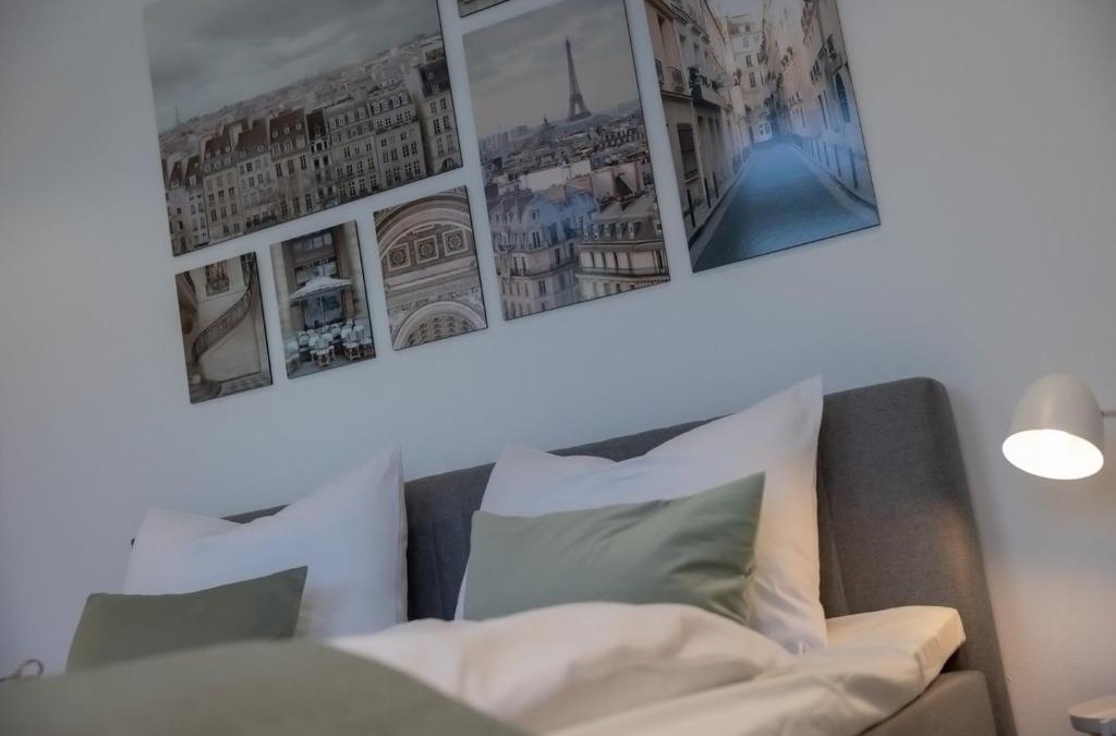Oberhausen Apartment | Kaza Guesthouse, centrally located 2 & 3 bedroom Apartments in Augsburg
