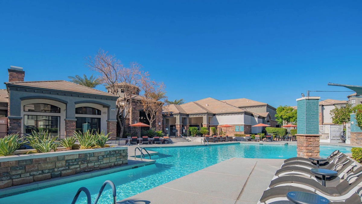 Glendale Sports and Entertainment District Apartment | KB - Zone