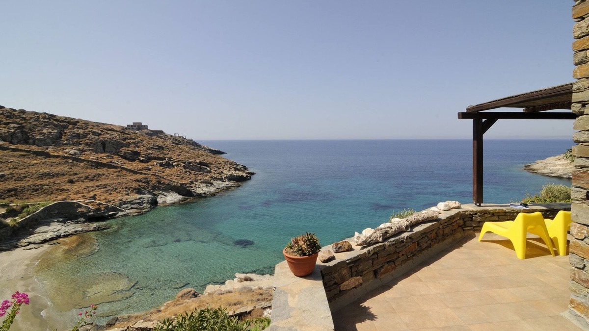 Pisses Apartment | Kea Tzia, beachfront, tranquil, secluded, luxury, beachfront, sea view, private