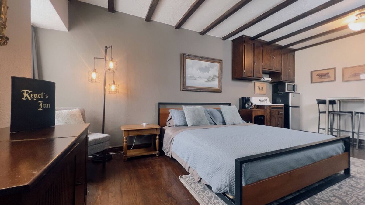West Allis Apartment | Kegel's Inn - Studio - Classic Apartment #3