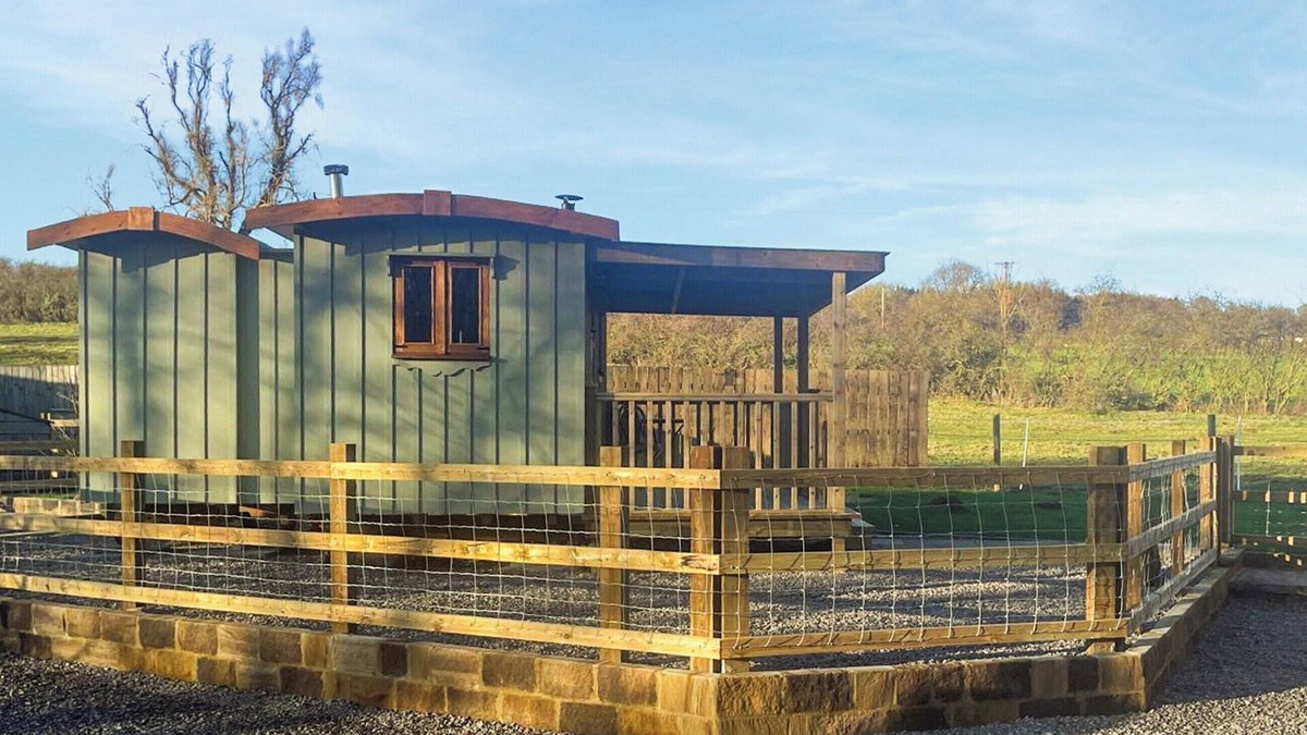 Easterside Apartment | Keldholme Shepherds Hut Two - UK48621