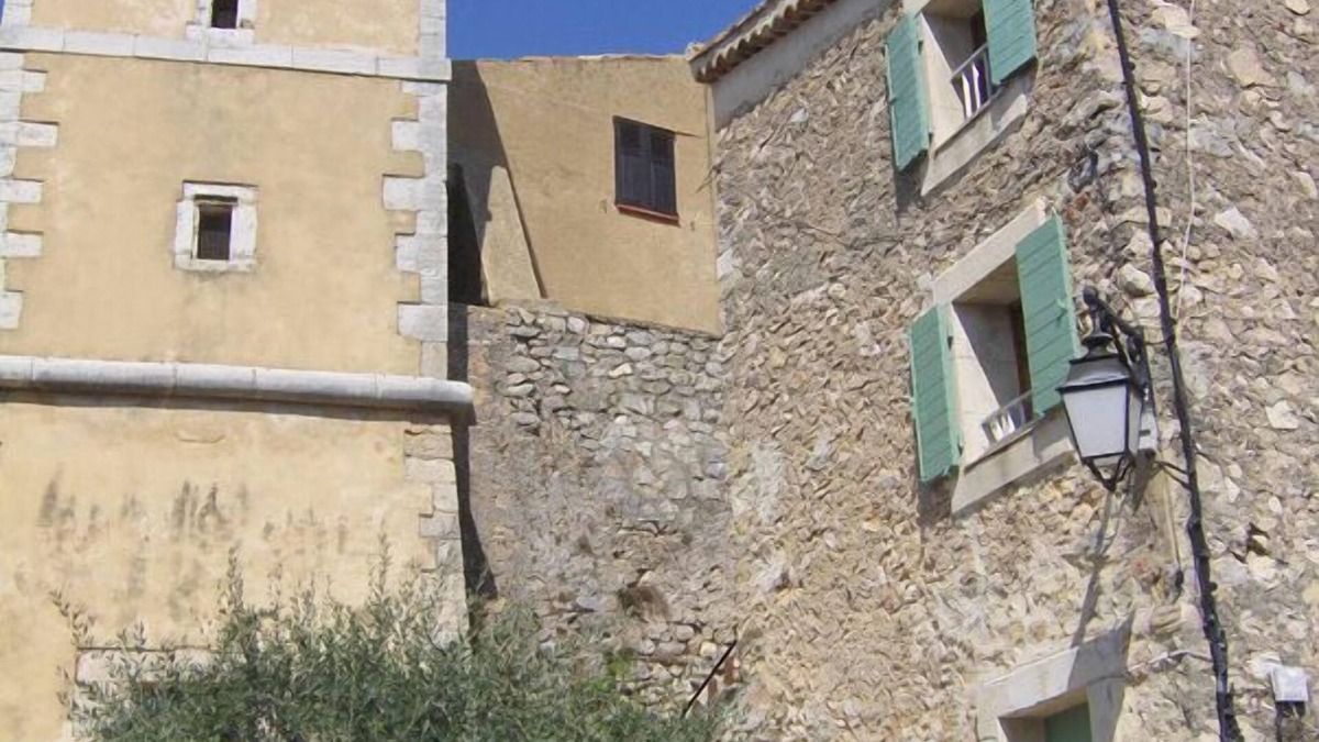Moissac-Bellevue House | Kellonengite