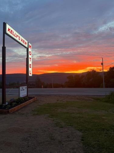 Boularderie East Hotel | Kelly's View Motel