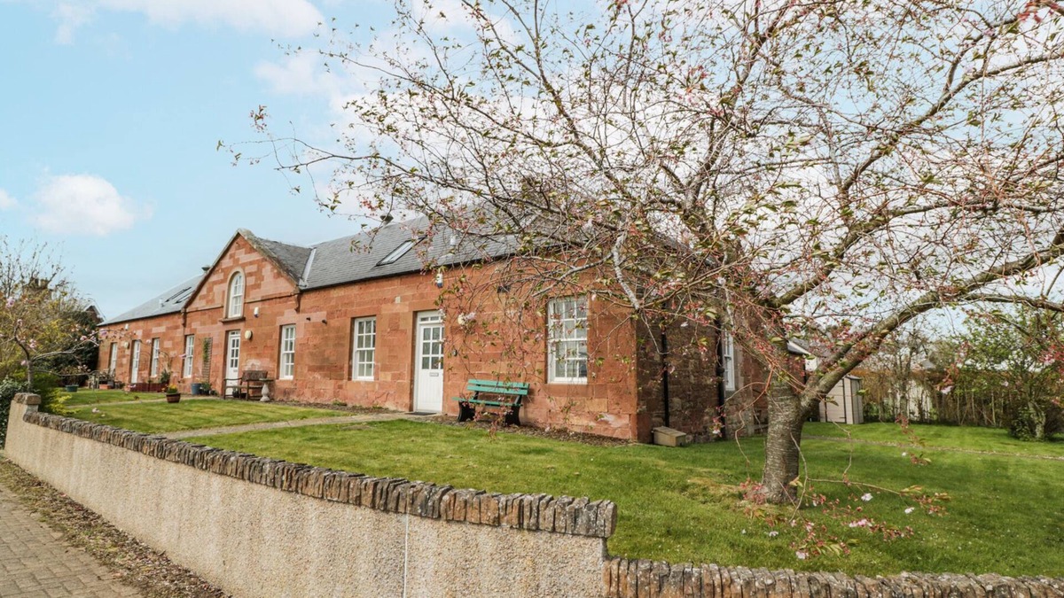 St Boswells Cottage | KENNELS COTTAGE, pet friendly, with a garden in St Boswells