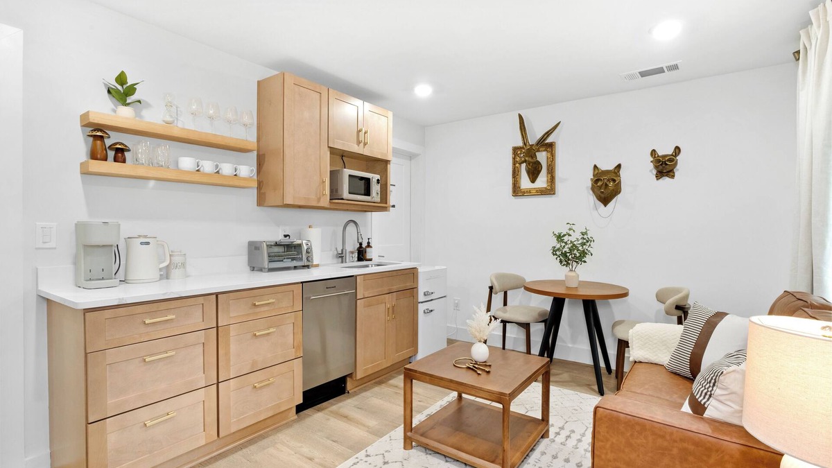 Town Center Apartment | Kennesaw Charm Suite- 3 min from Kennesaw, Private Entry & Pet Friendly!