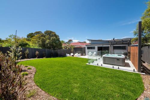 Rosebud House | Kennington Beach Getaway with Spa