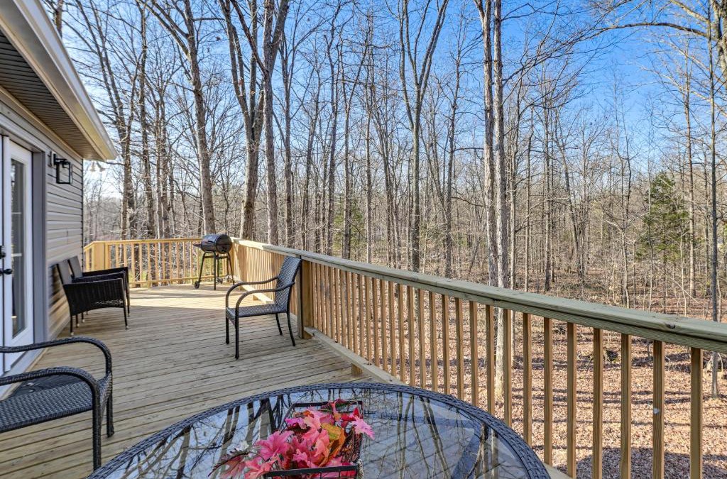 New Johnsonville Apartment | Kentucky Lake Retreat 4 Mi to Shore Boat and Fish!