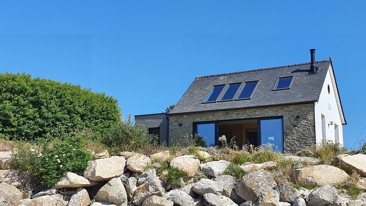 Kerlouan House | Ker-Ny direct beach access, feet in the water, 4 people