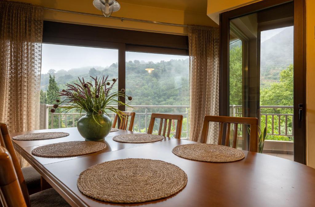 Ano Kera House | Kera valley house