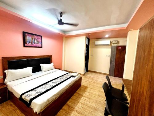 Hauz Khas Village Hotel | Kerala Home Stay - Walking Distance From Nizamuddin Railway Station