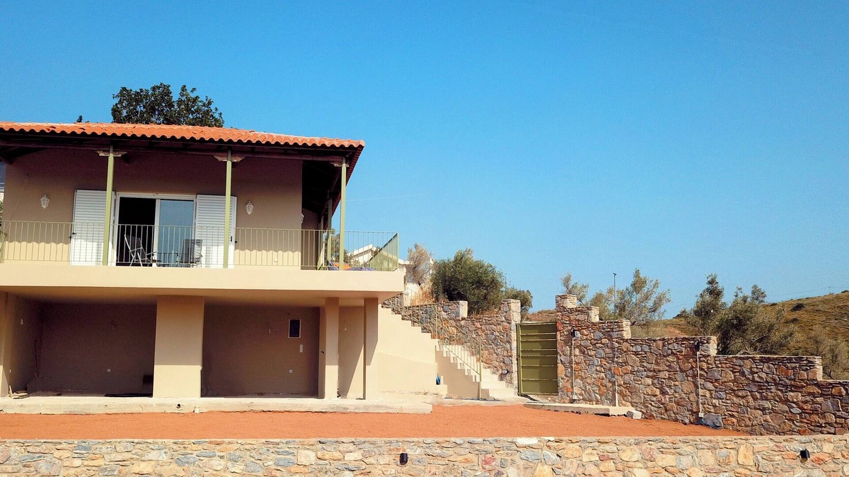 Lavreotiki House | Keratea Hillside House/couple and family-friendly country house close to Sounio