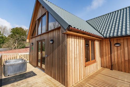 Newton Stewart House | Kestrel Lodge 2 with Hot Tub