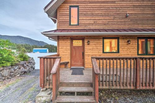 Ketchikan Apartment | Ketchikan Apt - Walk to Refuge Cove Beach!