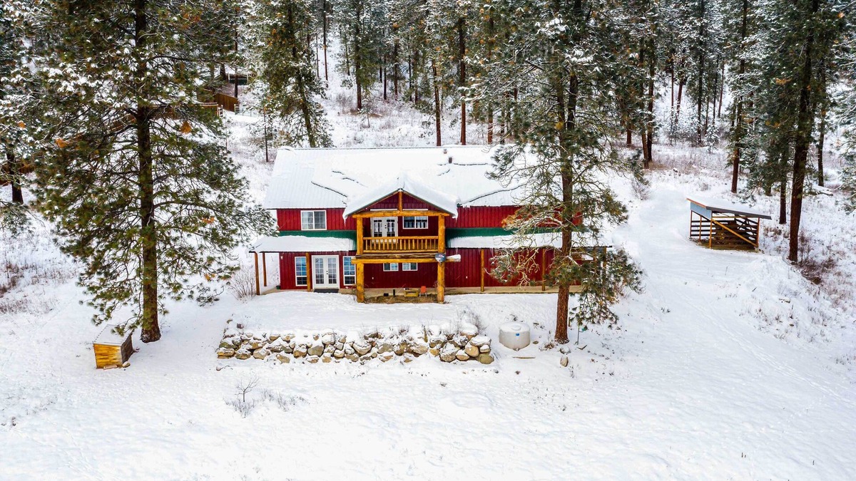 Kettle Falls House | Kettle Falls Home w/River Valley Mtn Views!