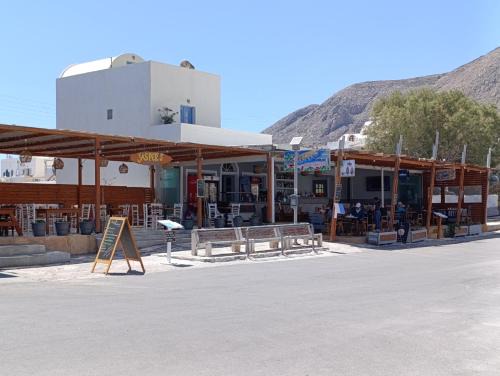 Perissa Apartment | Kevin's Seaside Apartment