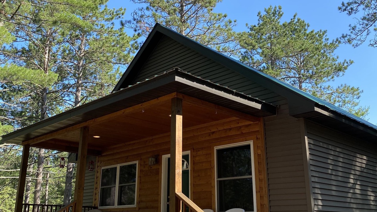 Lake Linden Cottage | Keweenaw Hideaway Cabin on Rice Lake, very near Lake Superiornwith RV options