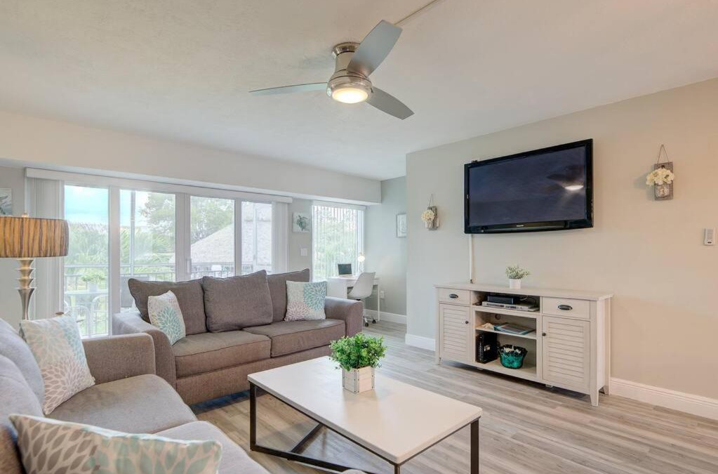 Key Largo House | Key Largo 3bed 3bath ocean side,heated pools, bbq areas free Golf cart, bikes,canoes