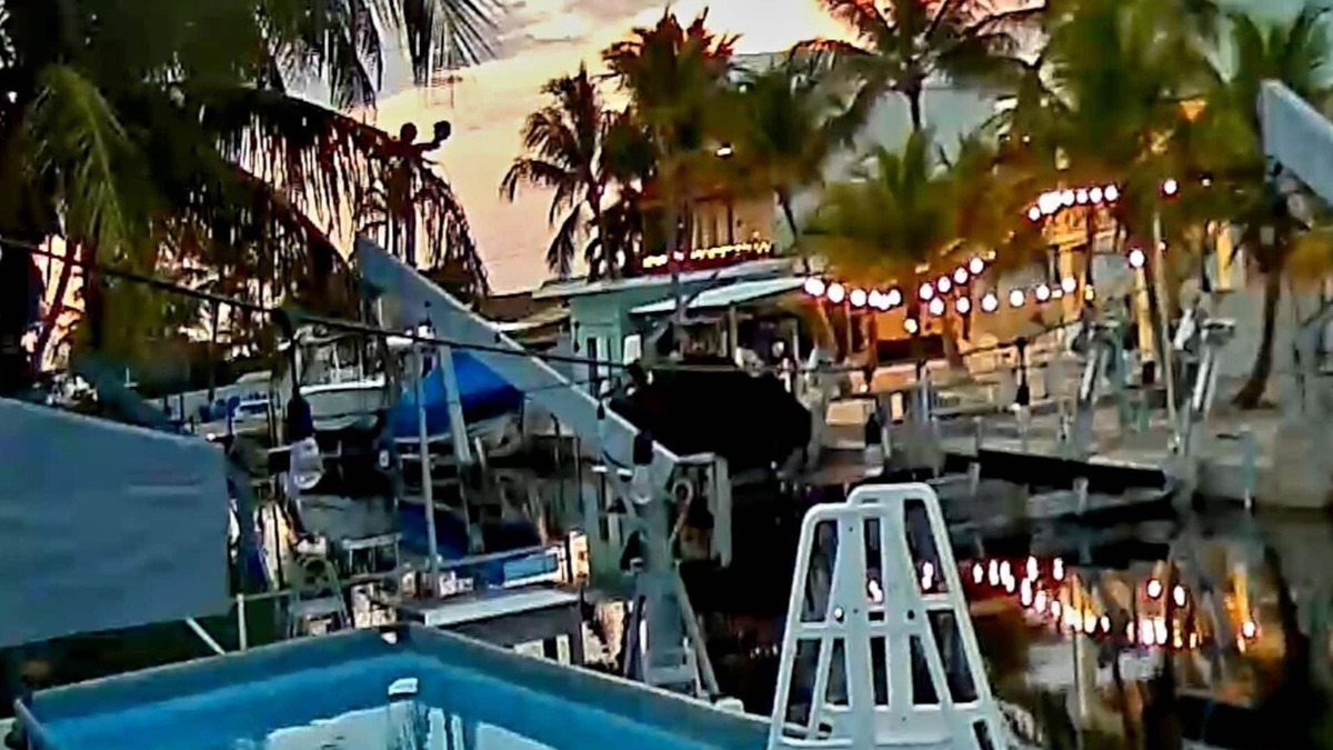 Cross Key Waterways House | Key Largo Beauty. Pool. 100 Ft. Dock . Bring Your Boat. Free WiFi.
