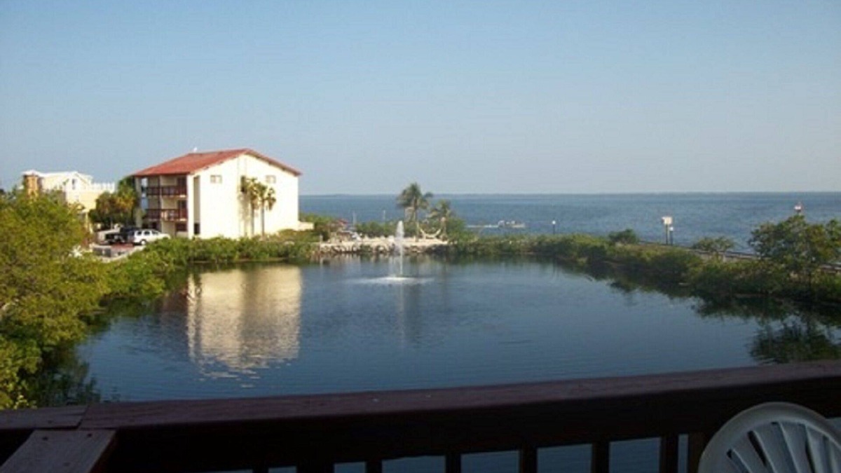 Cross Key Waterways Condo | Key Largo condo w/gorgeous sunset bay view available week of March 10-17, 2018