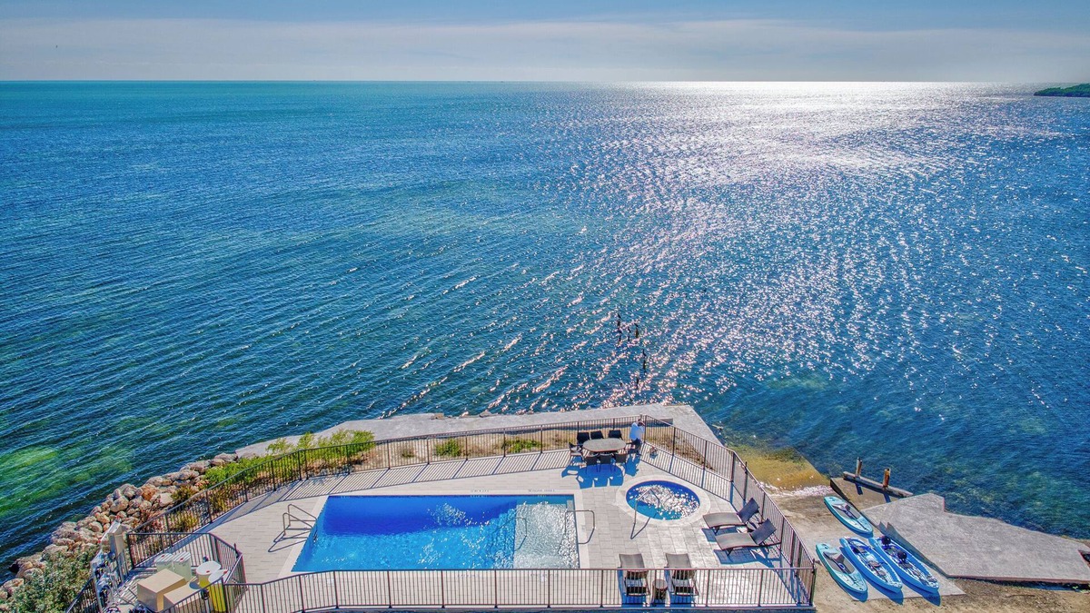 Monroe County House | Key Largo luxurious coastal Retreat endless views Pets OK