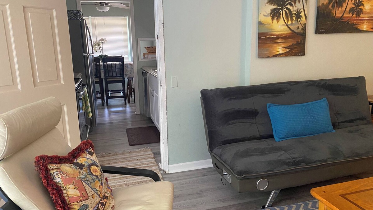 Lake Worth Corridor House | Key West House ! Patio Grill Firepit Fenced Backyard Driveway Biz Ready Lg Group