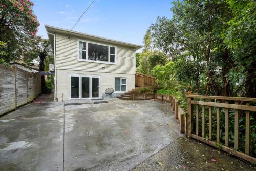 Khandallah House | Khandallah Stays - Wellington Holiday home