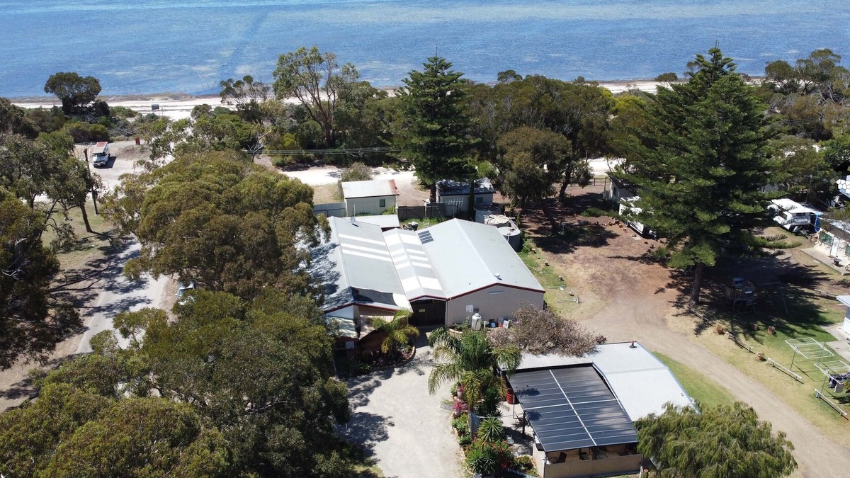 Brownlow Ki Cabin | KI Caravan Park, Kingscote