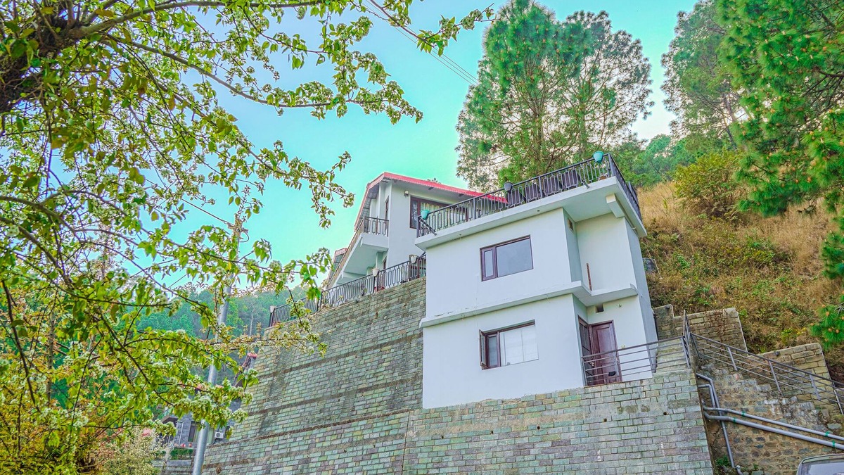 Kasauli Villa | Kia Kasauli - 3 BHK, Villa with Kitchen+BonFire+Cook