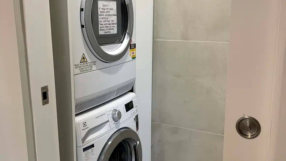 Bicheno Apartment | Kiama Tea House - Main Street Bicheno