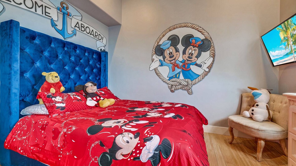 San Diego House | Kids paradise, FENCED JACUZZI/POOL,AC,strollers, cribs TOYS⭐️ONLY FAMILY
