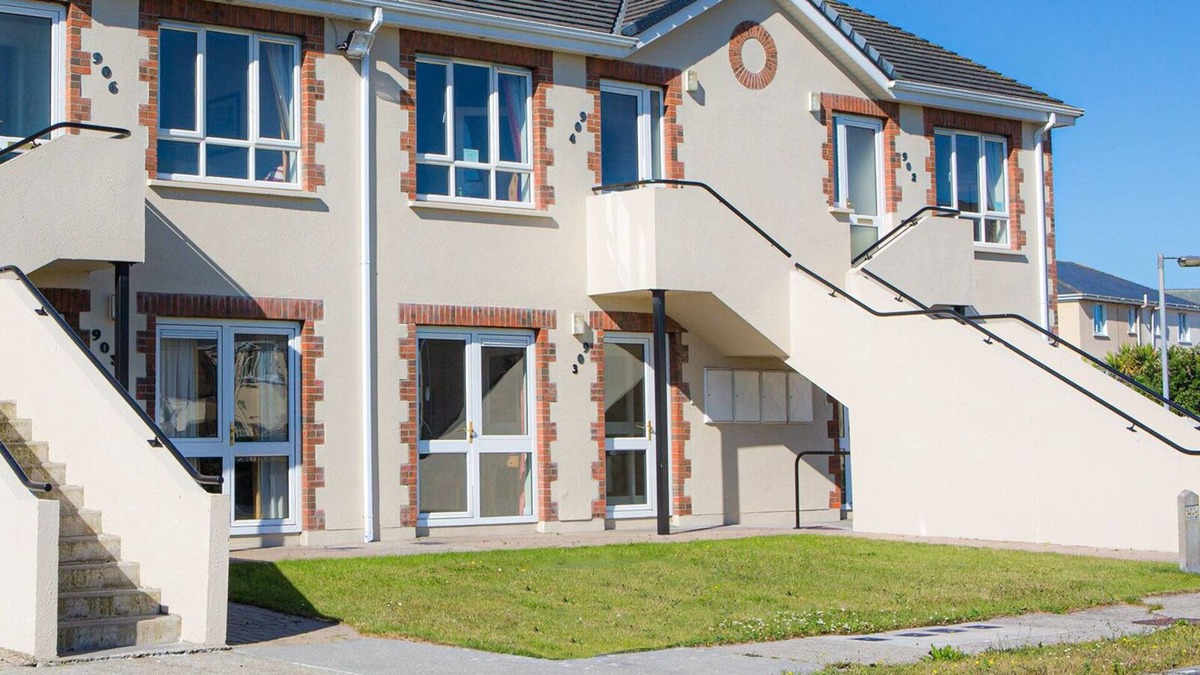Kilkee House | Kilkee Holiday Homes (1st Floor - Pet Friendly)