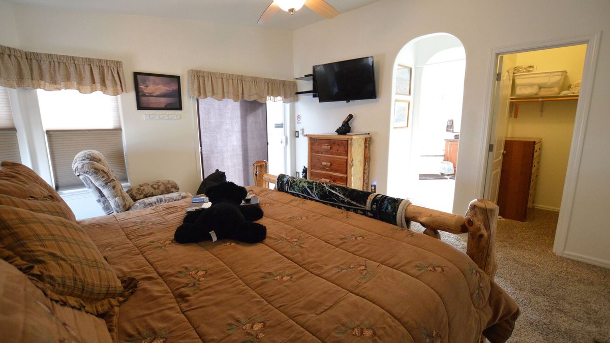Page Bed & Breakfast | King 1 Private Room with en-suits bath in our B&B Close to Antelope Canyon