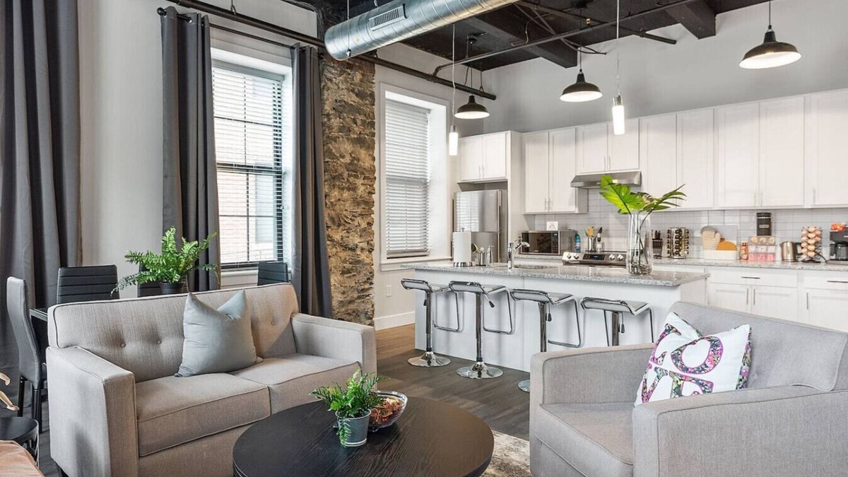 Northwest Philadelphia Apartment | King 1BR Near Temple and La Salle with Free Parking for Extended Stays