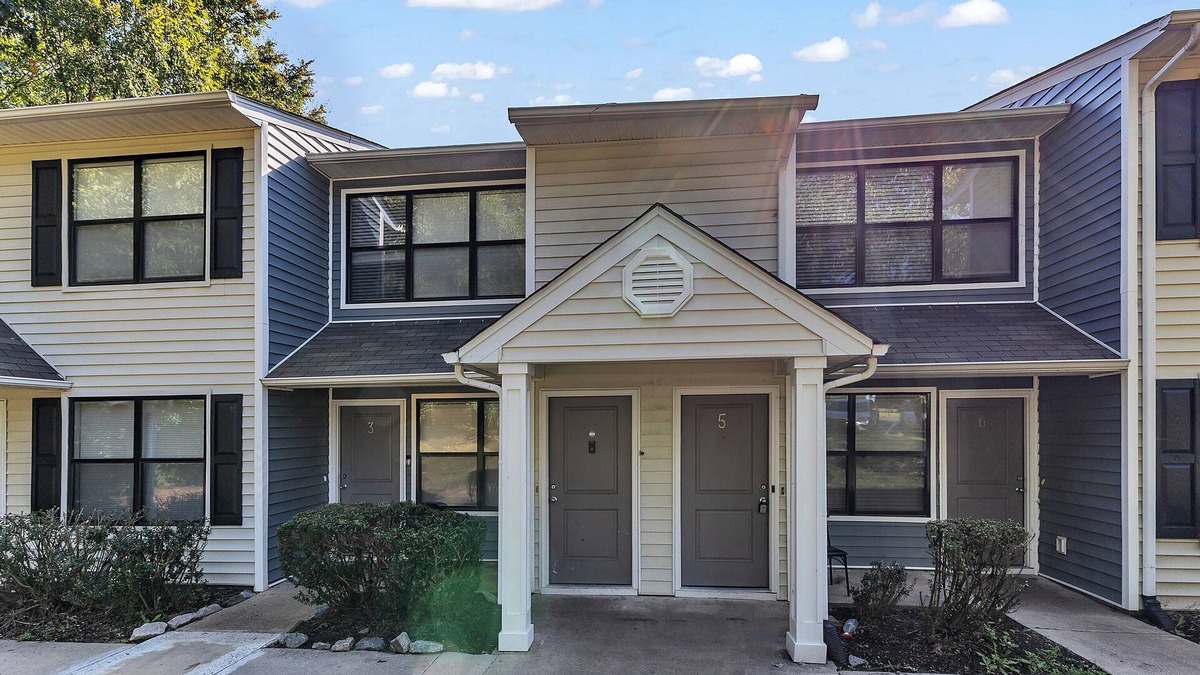 Durham Apartment | King 2BR Suite in Research Triangle Park