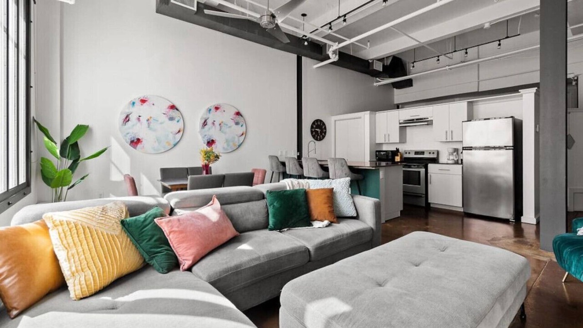 Downtown Fort Worth Apartment | King Bed Charming DWTN FTW Loft Sundance Square