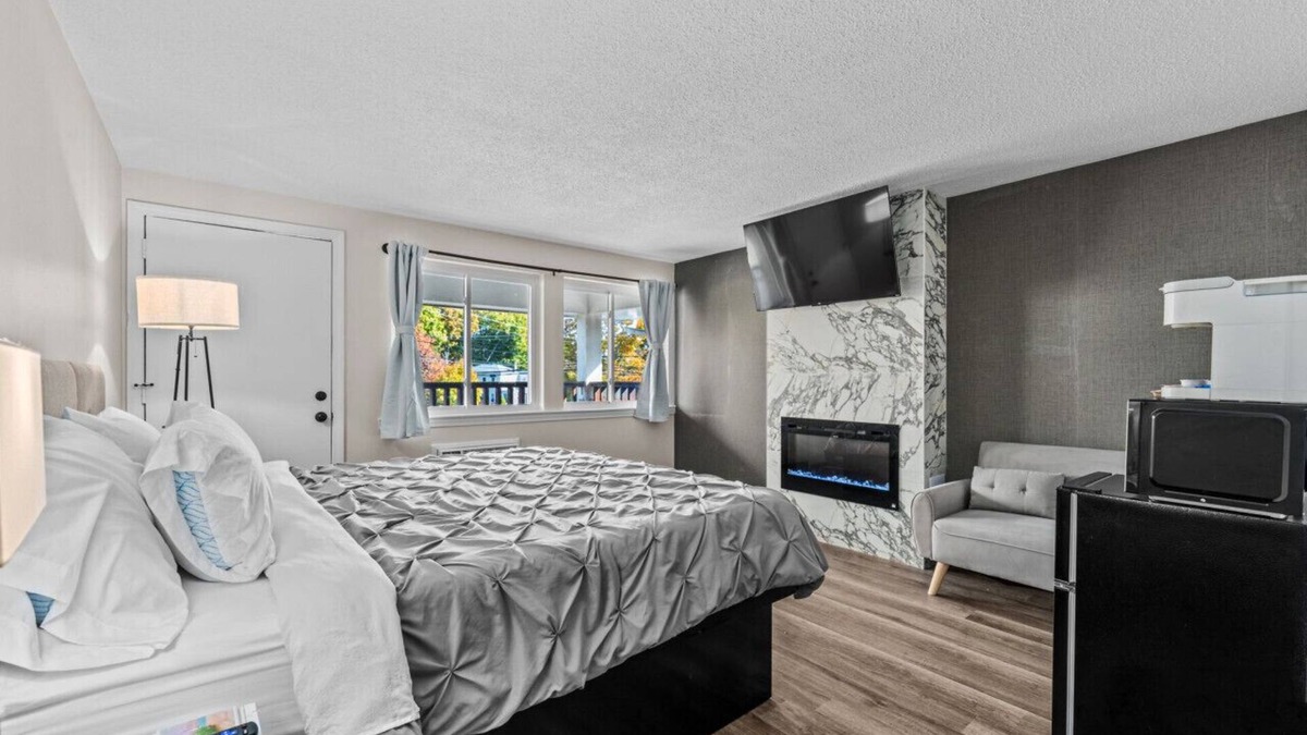 Marshfield Hotel | King Bed in Lux Boutique Hotel