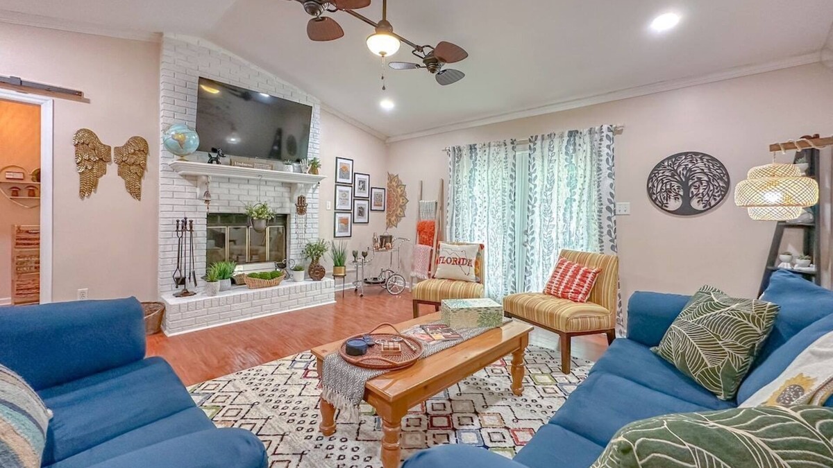 Killearn Lakes House | King bed-Office-Pets-Fenced Yard-Fast WiFi