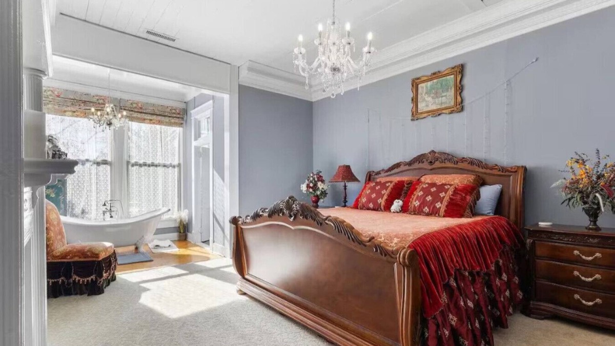 Anderson Apartment | King Bed Retreat | Anderson Home w/Yard & Events