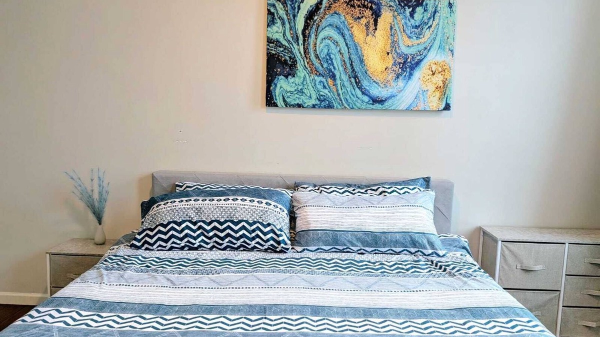 The Gate Apartment | King Bed Suite w/Off-Street Parking - C