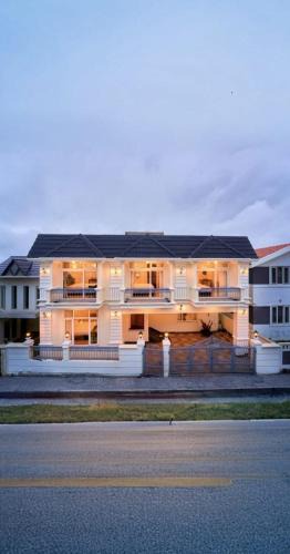 Kandal House | King Palace Ooty by VOYE HOMES