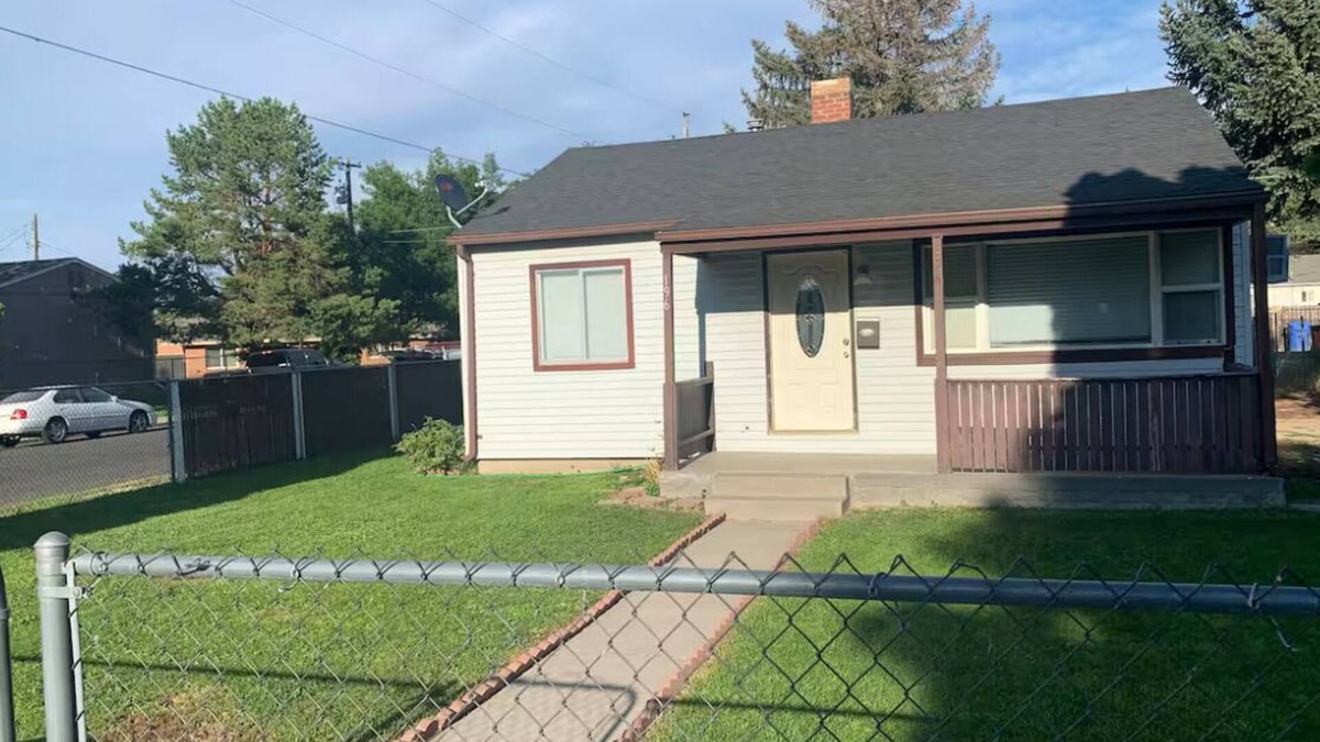 Twin Falls House | King, queen, & twin bed. 2-bedroom. Fenced around.